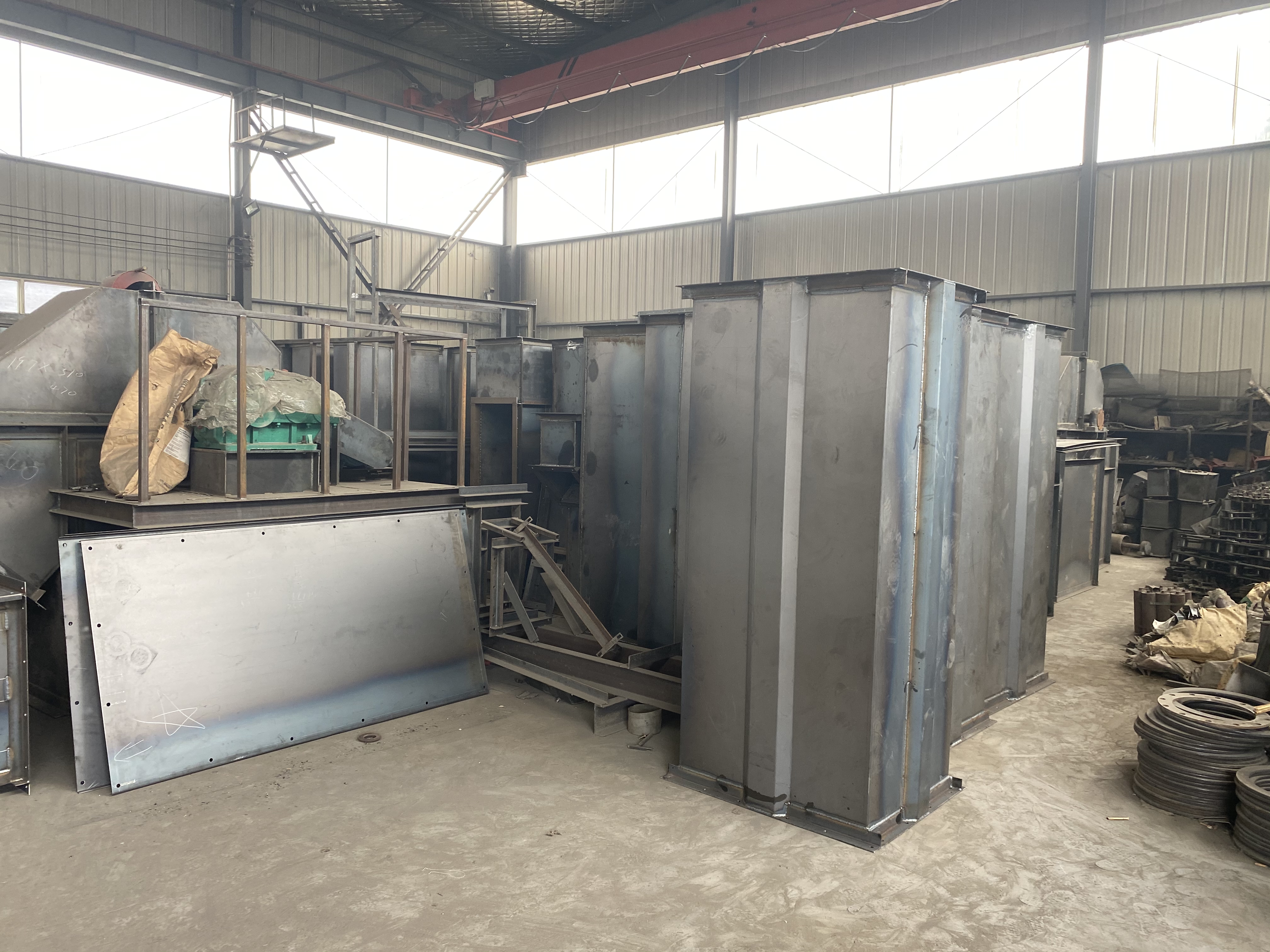 重型礦石塊粒物料單斗提升機(jī)生產(chǎn)廠家介紹 (礦石粒徑)